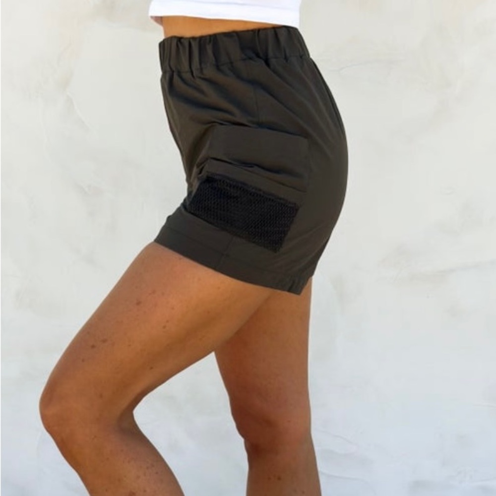Brand new with tags mono b cargo shorts size small